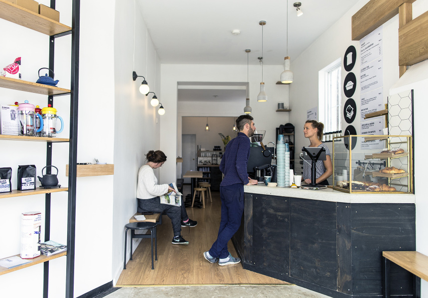 Minimalist coffee shop in Darlinghurst with single-origin brews and quiet ambiance

