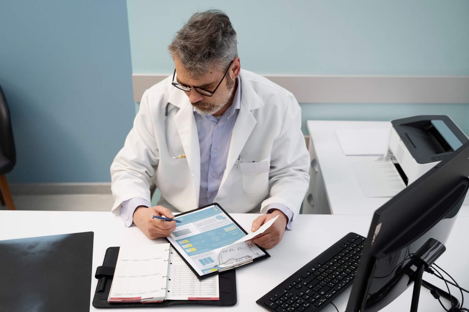 Online doctor’s note for work in minutes provides fast, certified medical documentation through virtual consultations for quick and convenient sick leave approval.