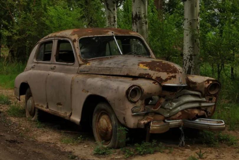 abondoned car